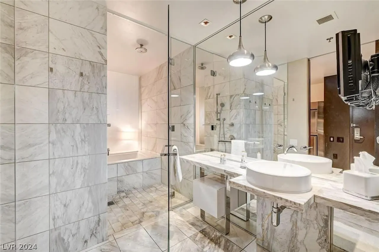 Stunning Escape Top Floor Strip-View Studio 31316 Las Vegas USA