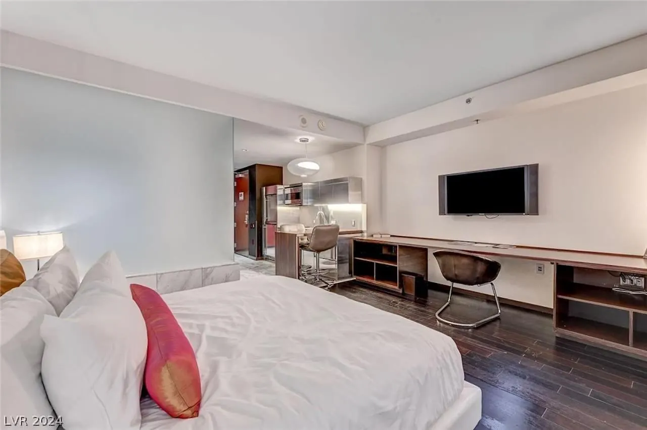 Penzion Stunning Escape Top Floor Strip-View Studio 31316 Las Vegas