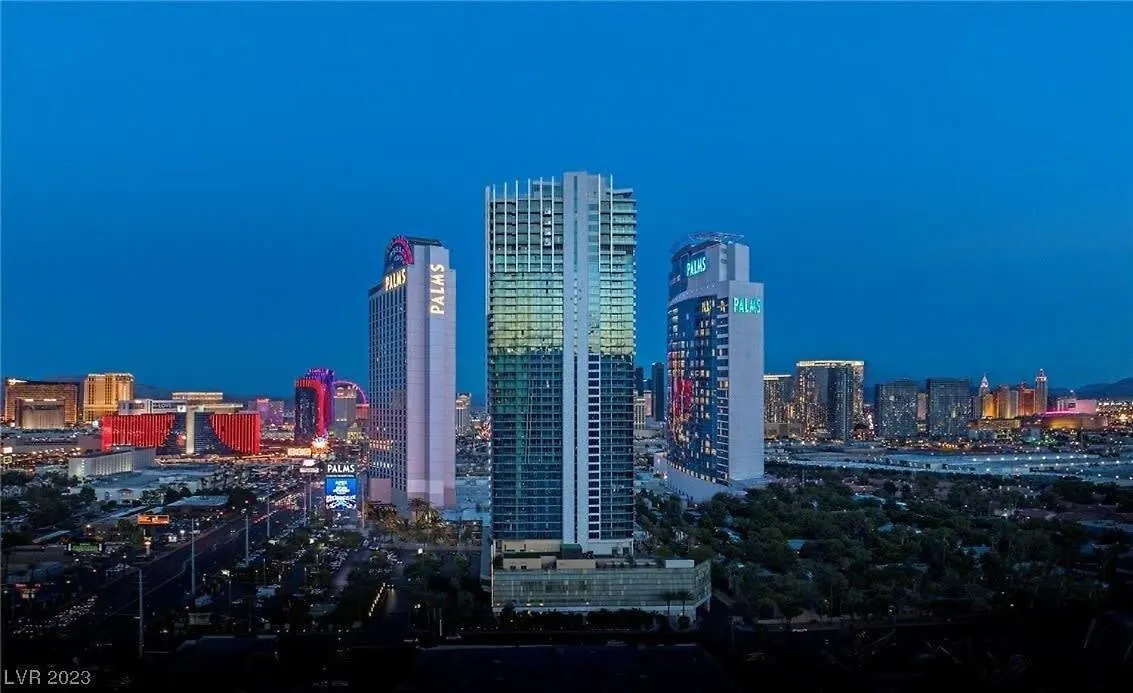 Penzion Stunning Escape Top Floor Strip-View Studio 31316 Las Vegas