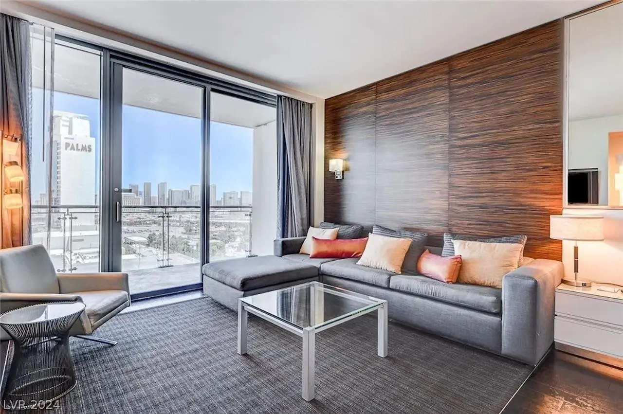 Stunning Escape Top Floor Strip-View Studio 31316 ラスベガス 米国